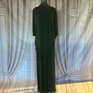Emerald green 2pc rhinestone pantsuit.  Tunic shawl top with 4” fringes.